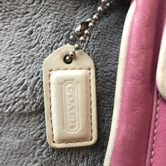 AUTHENTIC coach wristlet - Picture 2 of 4